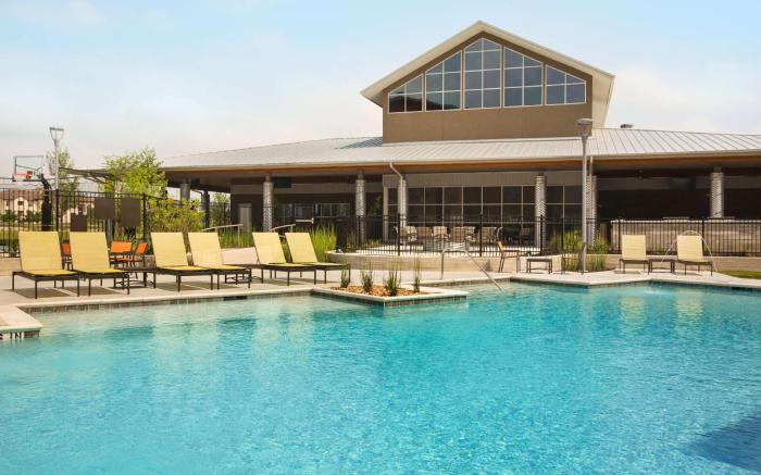 Homewood Suites by Hilton TechRidge Parmer @ I 35