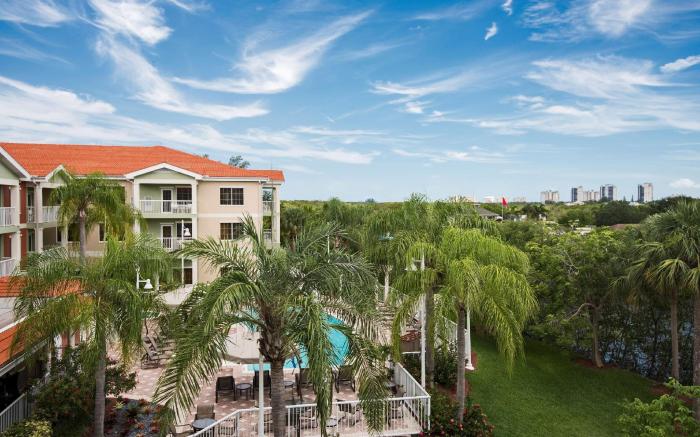 DoubleTree Suites by Hilton Naples