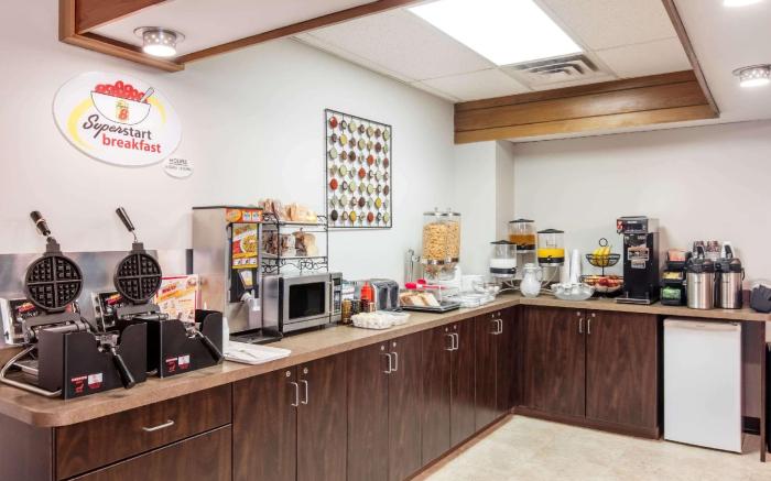 Super 8 By Wyndham Innisfail