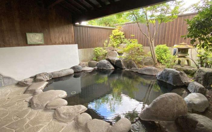 Yufuin Onsen Hasuwa Inn