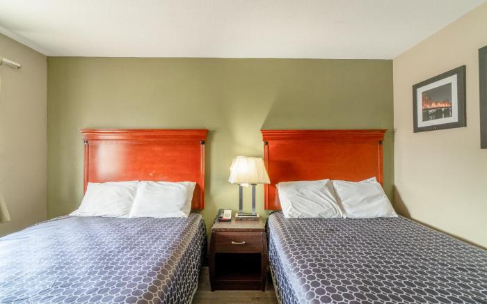 Deluxe Inn & Suites By OYO Miami OK
