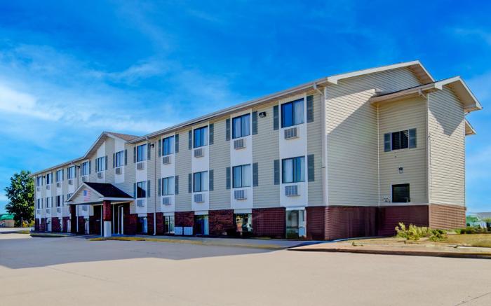 Capital O Amerihost Inn and Suites Kingdom City Hwy 54 MO