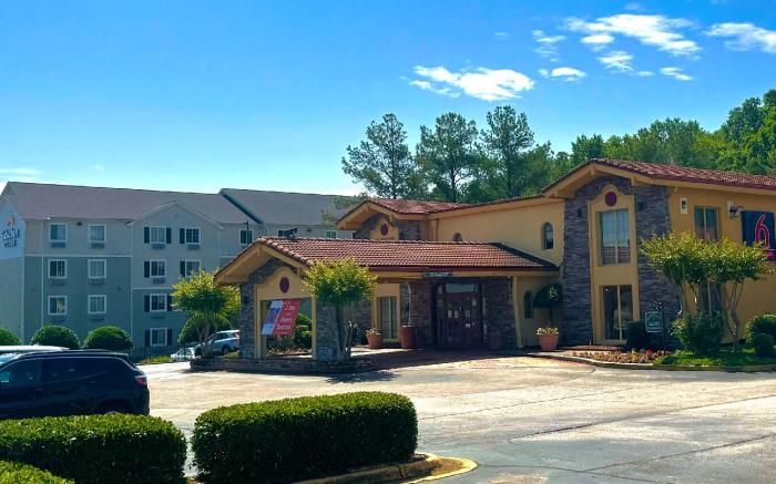 Motel 6 Huntsville, AL - University Dr