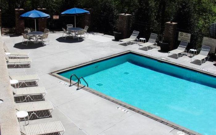 Holiday Inn Express Hotel & Suites Austell Powder Springs