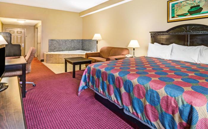 Days Inn & Suites by Wyndham Jeffersonville IN