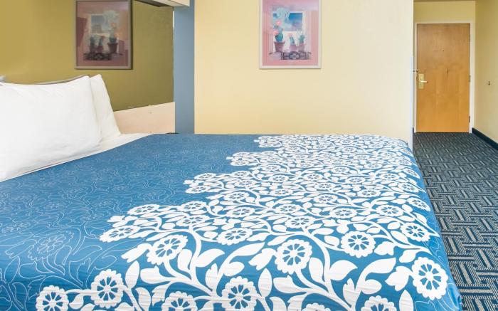 Days Inn & Suites by Wyndham Pryor
