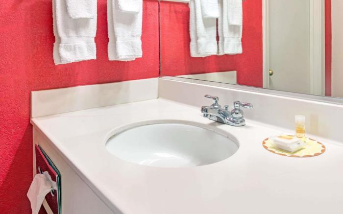 Days Inn & Suites by Wyndham Osceola AR
