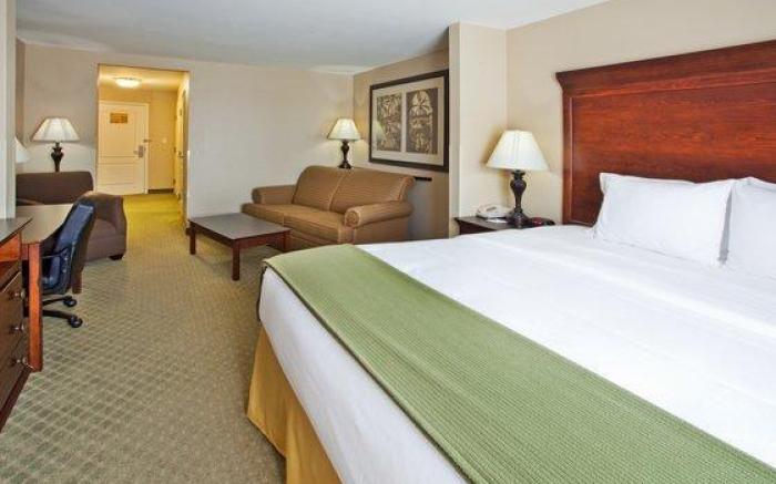 HOLIDAY INN EXPRESS SAVANNAH AIRPORT By IHG