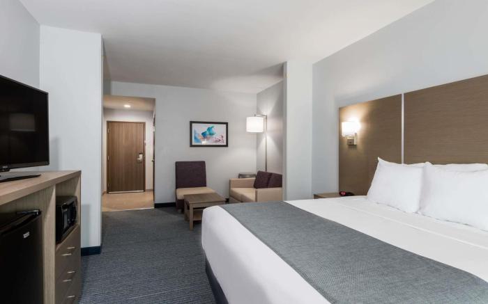 Days Inn & Suites by Wyndham Houston NW Cypress