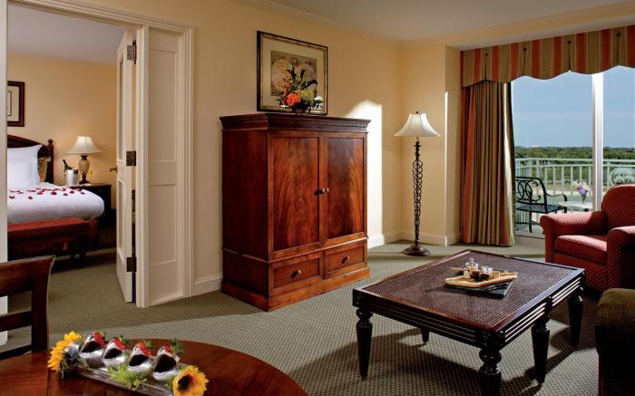 The Ritz-Carlton Naples, Tiburón