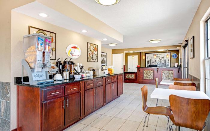 Super 8 By Wyndham Lakeland