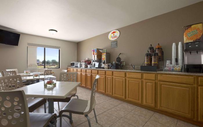 Super 8 by Wyndham Fremont NE