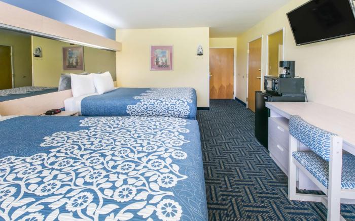 Days Inn & Suites by Wyndham Pryor