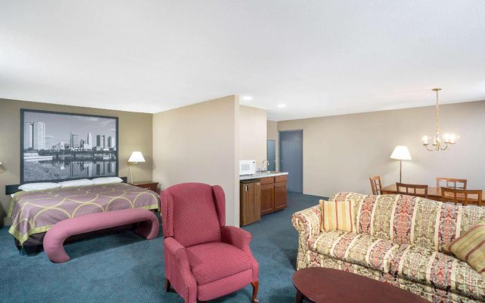 Super 8 By Wyndham Harrison Oh