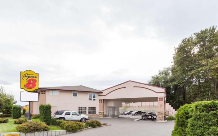 Super 8 By Wyndham Lake Country/Winfield Area