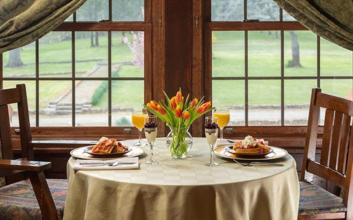 Hilltop Manor Bed and Breakfast