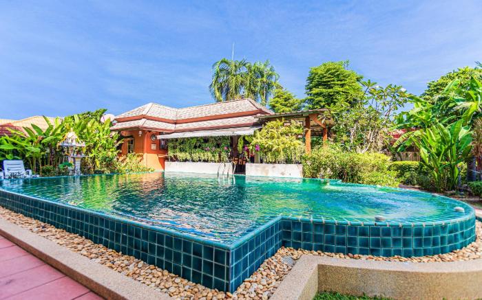 Monaburi Boutique Resort