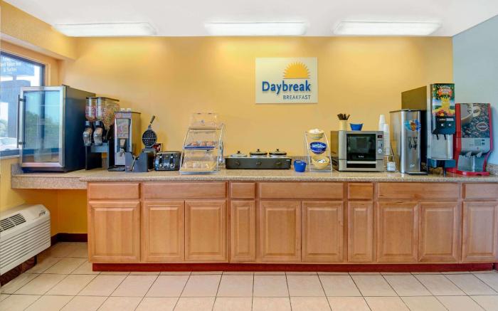 Days Inn by Wyndham Independence