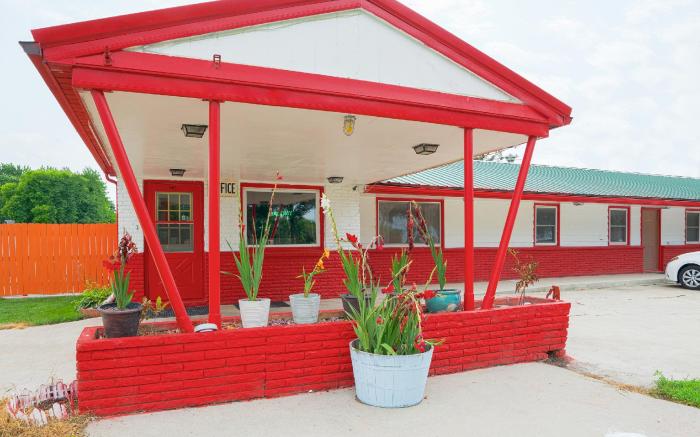OYO Hotel Lamberton Hwy 14