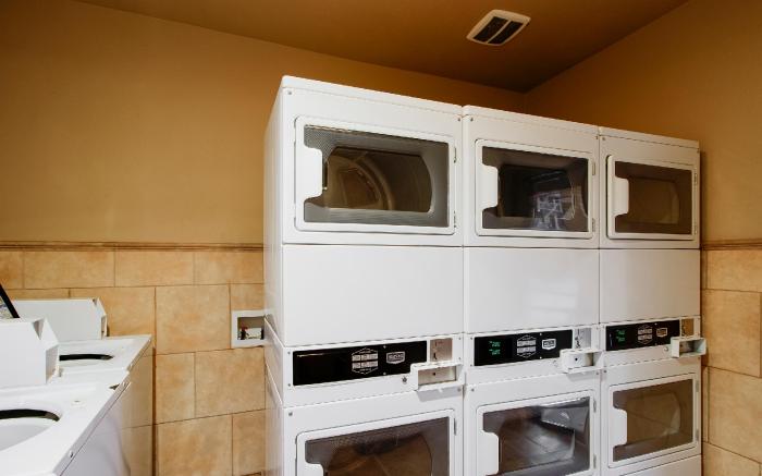 OYO Pinewood Inn & Suites Silsbee