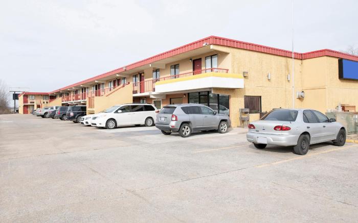 OYO Hotel Tulsa International Airport