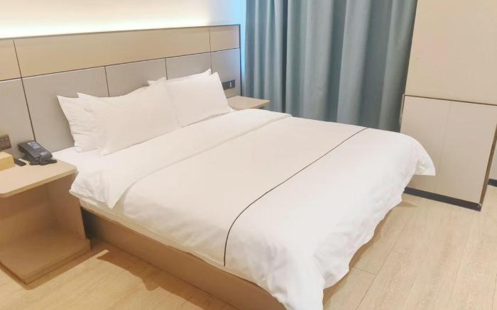 Starway Hotel Gongyi Wanyang Shopping Mall