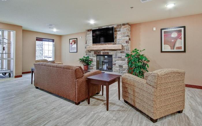 Cobblestone Hotel & Suites - Pulaski