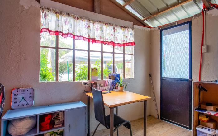 OYO 814 Laurien's Budget Hotel