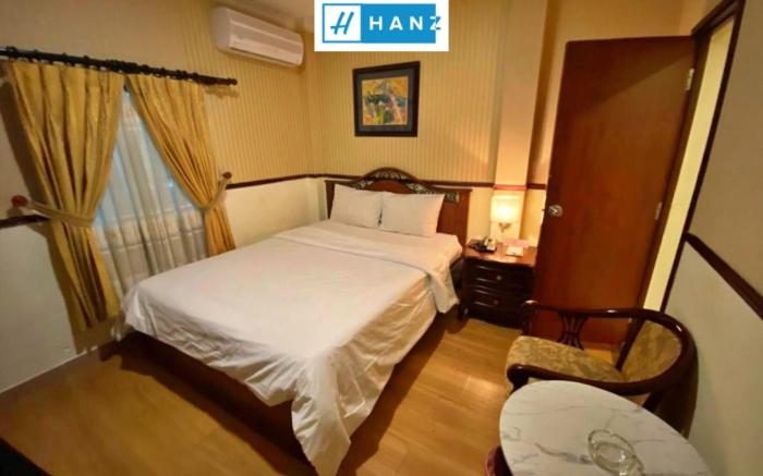S811 Friday Premium Hotel