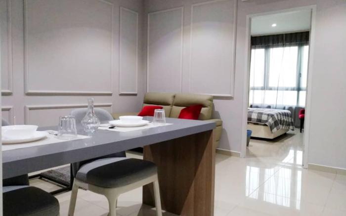 Pacific Deluxe Homestay 2 @ i-City by TRS