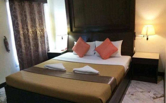 Micks Hotel
