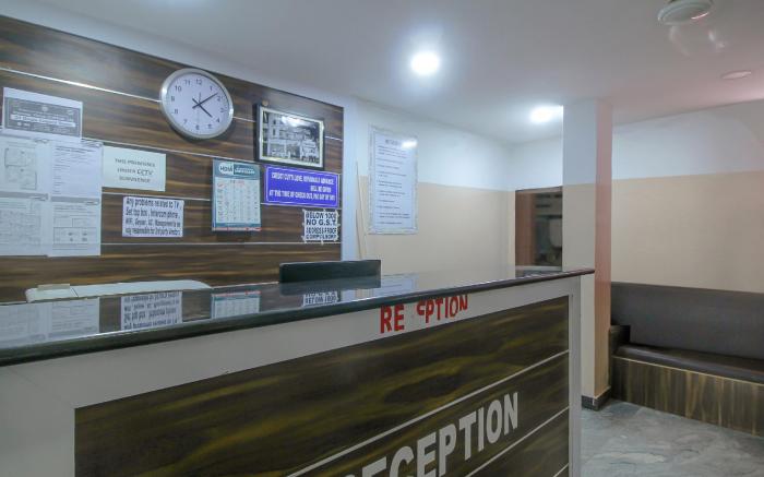 SPOT ON 81775 MOHIT GOKUL LODGE NEW LUXURY ROOM'S NEAR SECUNDERABAD RAILWAY STATION