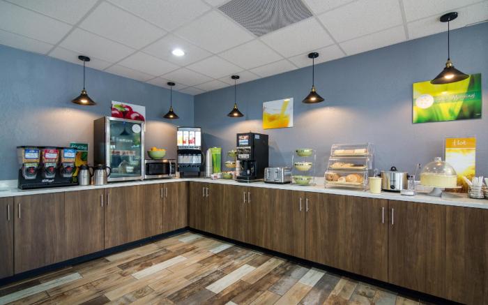 Quality Inn - On The Lake Clarksville-Boydton