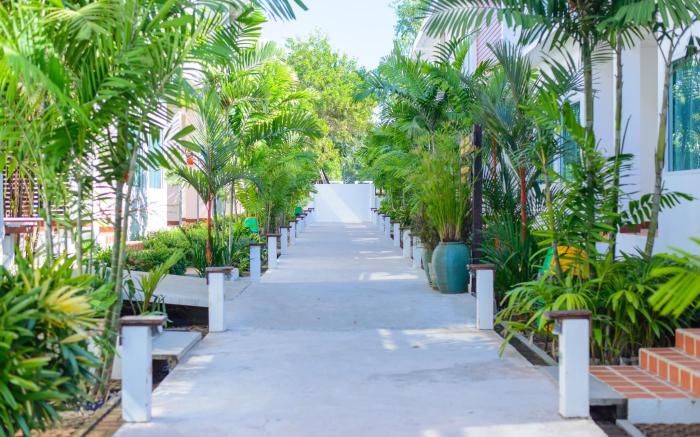 Rattana Pura Beach Resort