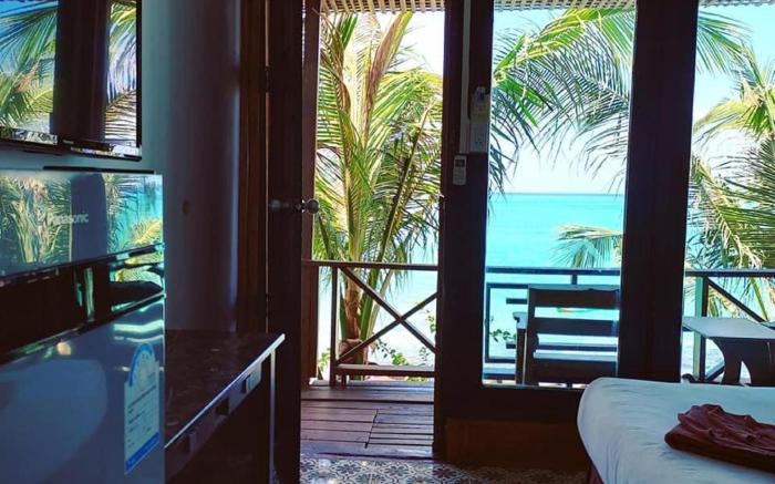 Phi Phi Cozy Seafront Resort