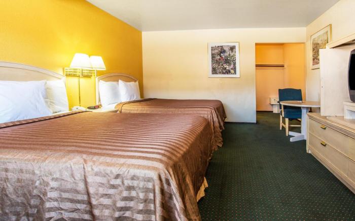 Travelodge by Wyndham Turlock