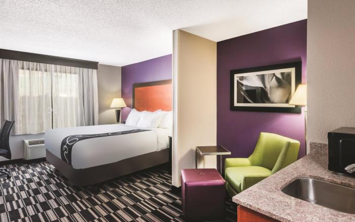 La Quinta Inn & Suites by Wyndham Norwich-Plainfield-Casino