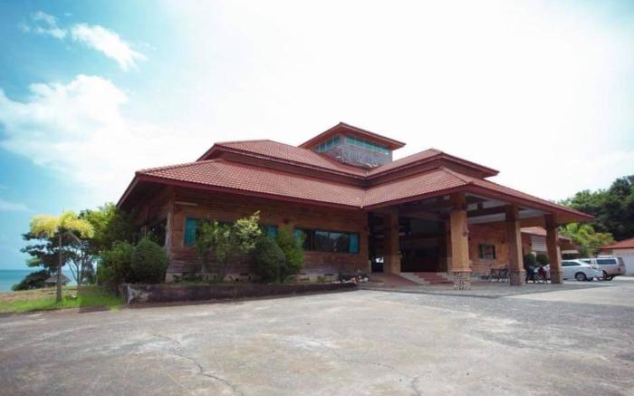Golden Cliff Beach Resort