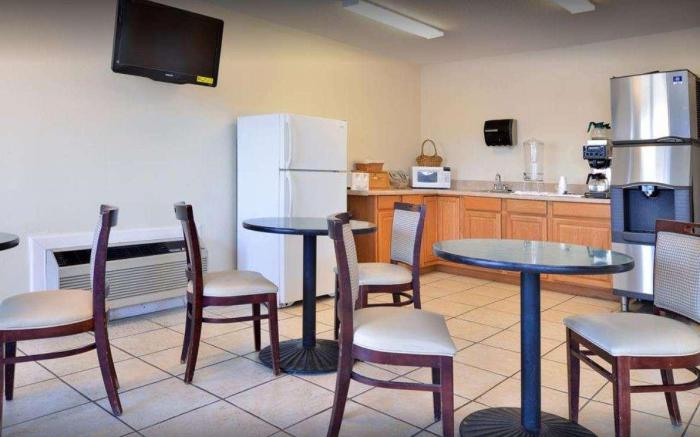 Knights Inn  Lumberton NC
