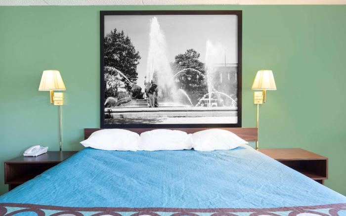 Super 8 By Wyndham Harrisburg Hershey West