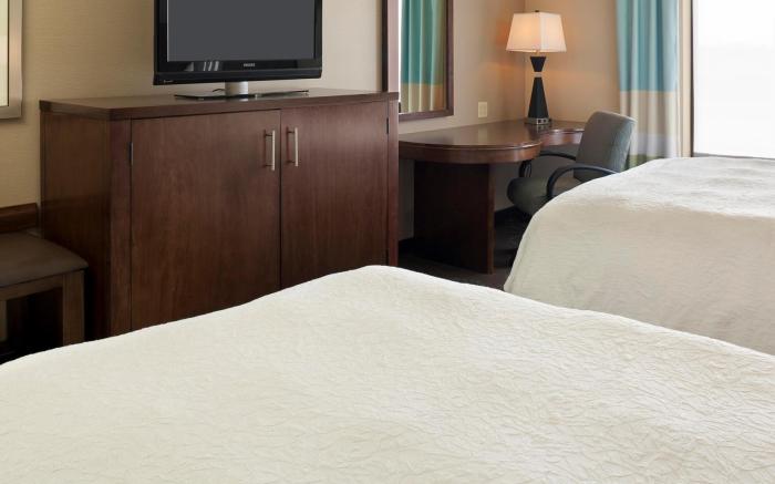 Hampton Inn and Suites Lincoln Northeast I 80