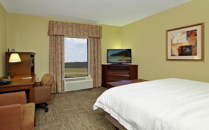 Hampton Inn and Suites Murray
