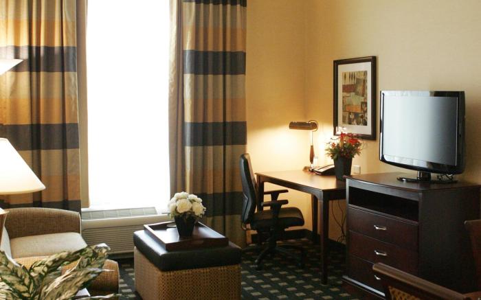 Homewood Suites by Hilton Toronto Airport Corporate Centre