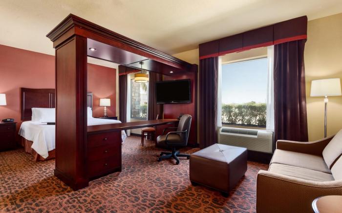 Hampton Inn & Suites Mission