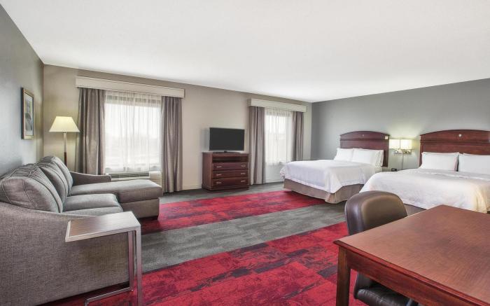 Hampton Inn & Suites Madison West