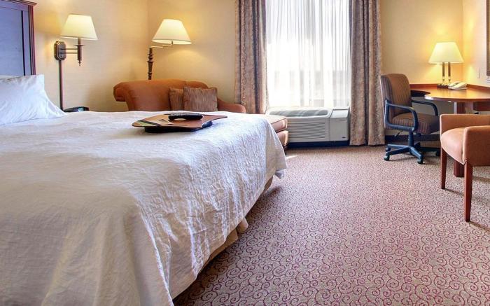 Hampton Inn & Suites West Bend