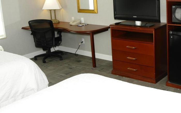 Hampton Inn & Suites Redding