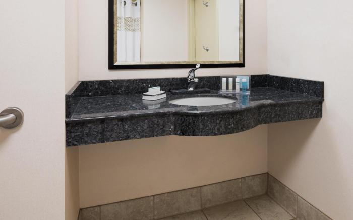 Hampton Inn and Suites Farmington