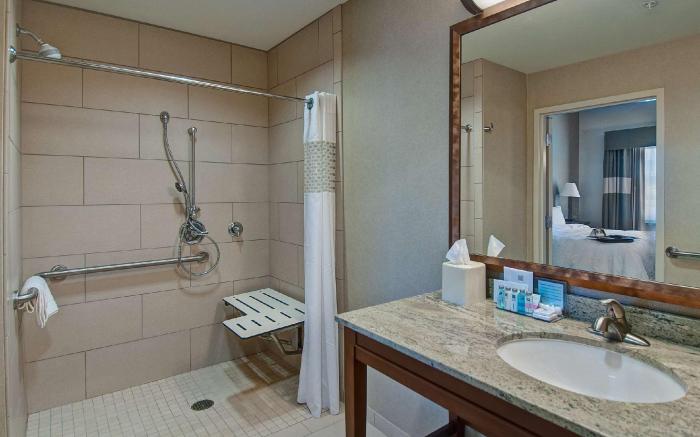 Hampton Inn and Suites Salem