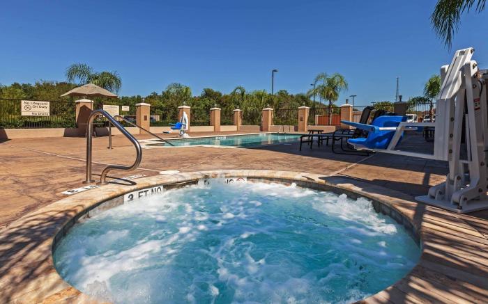 Hampton Inn & Suites Lake Jackson-Clute